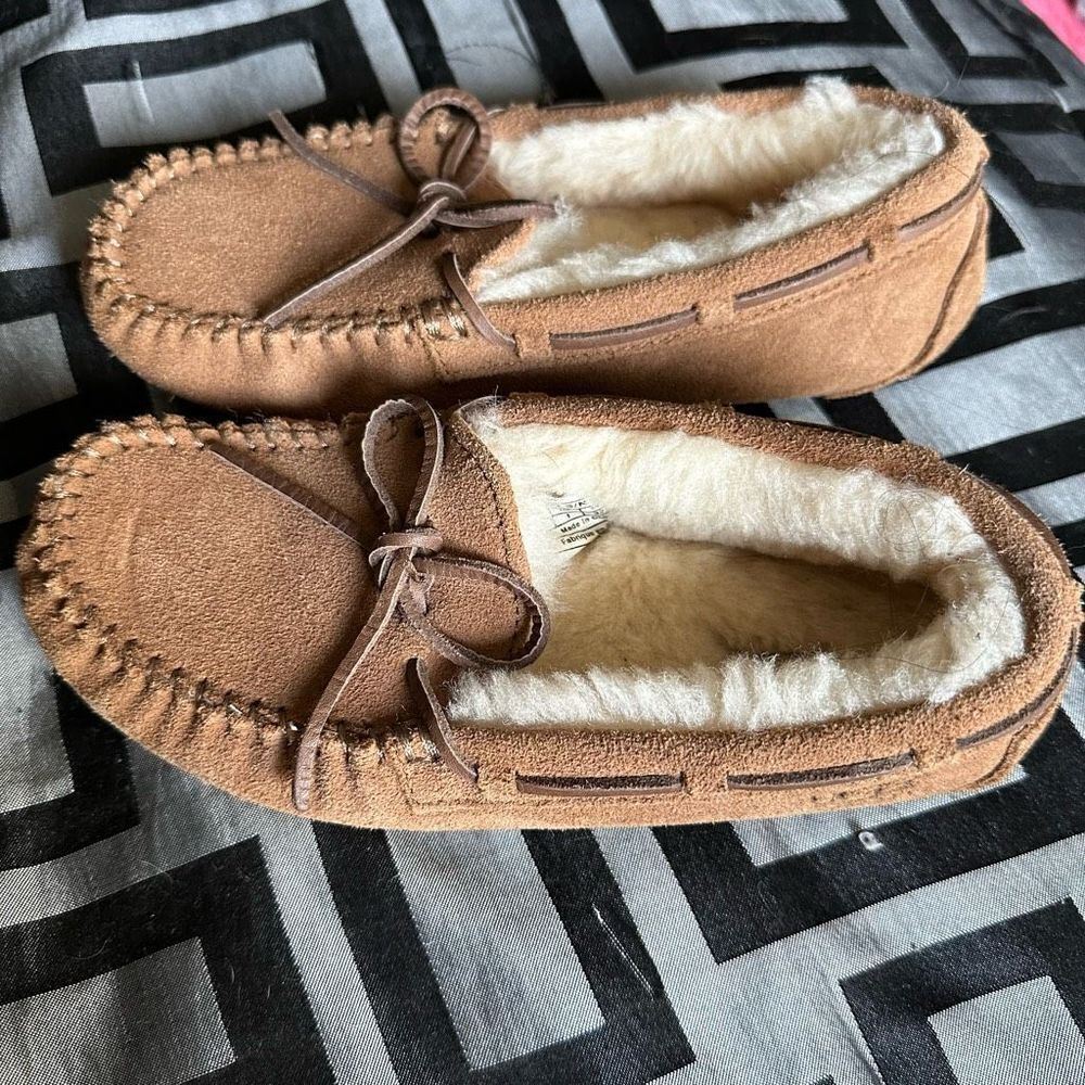 UGG Dakota Slipper - Little Kid / Big Kid - Chestnut